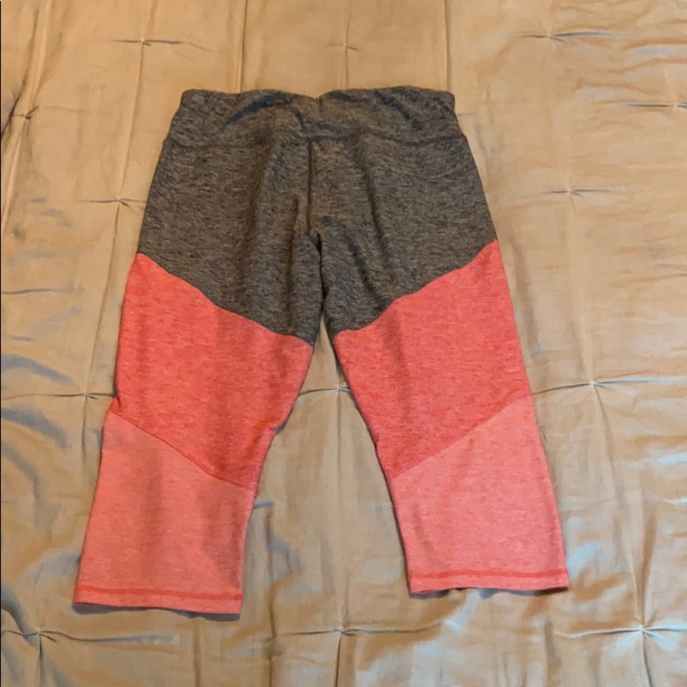 🤯 Athletic leggings. - Picture 2 of 3